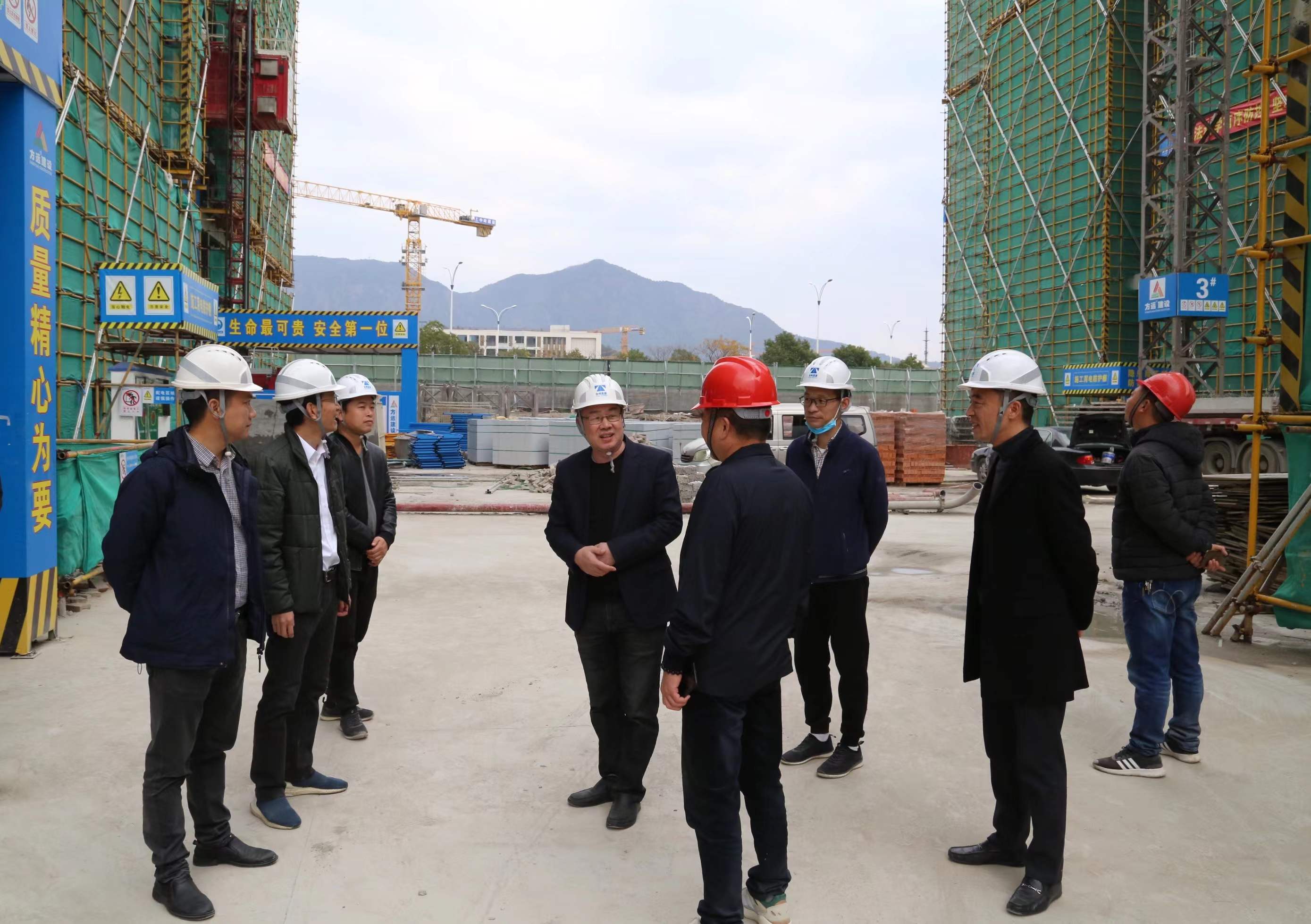 1640222252742262.jpg 陳文波到項目工地調研.jpg